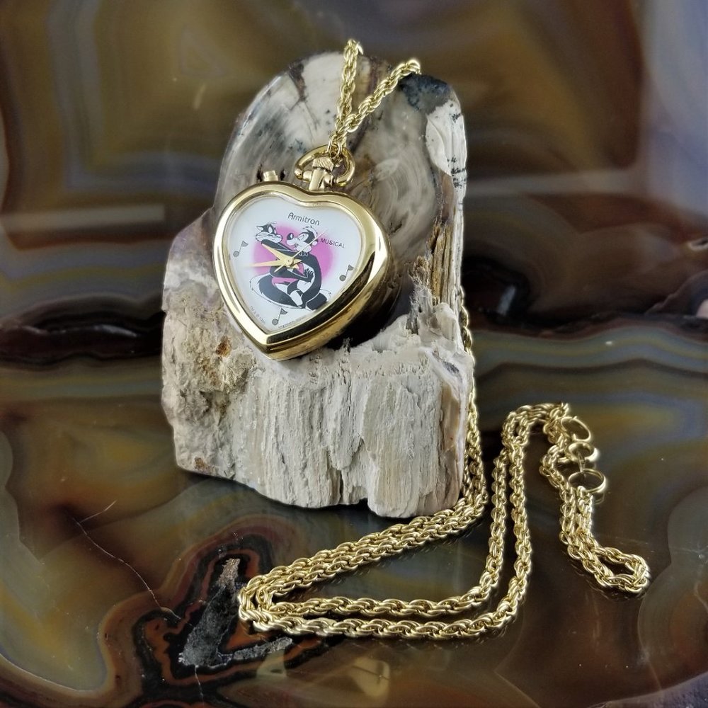 Vintage Warner Brothers PEPE LE PEW Penelope Musical Heart Watch Necklace - Picture 5 of 5